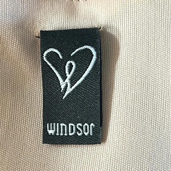 Elegant Black Lace Dress - Picture 13 of 16